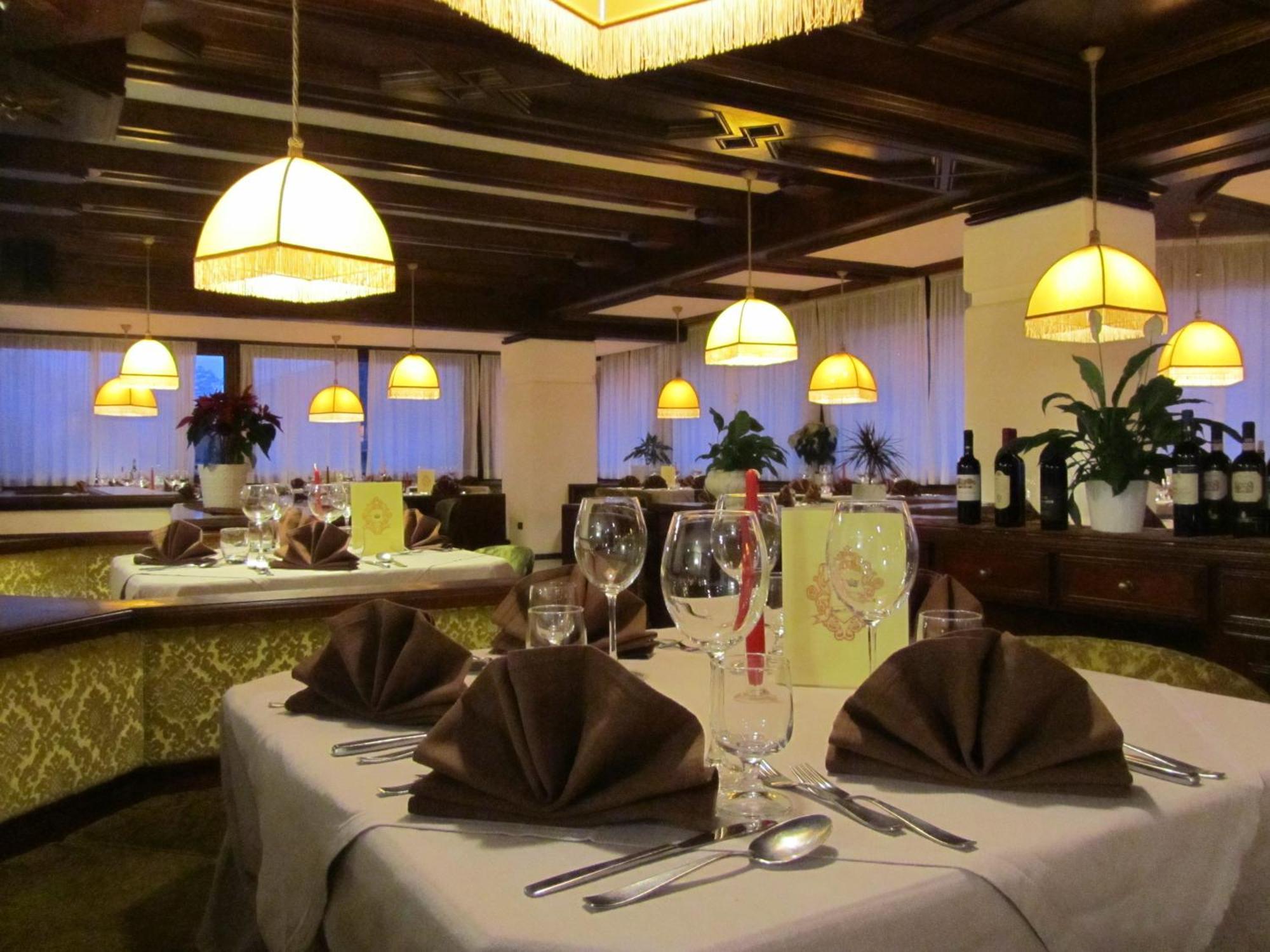 Hotel Corona Val di Zoldo Exterior photo