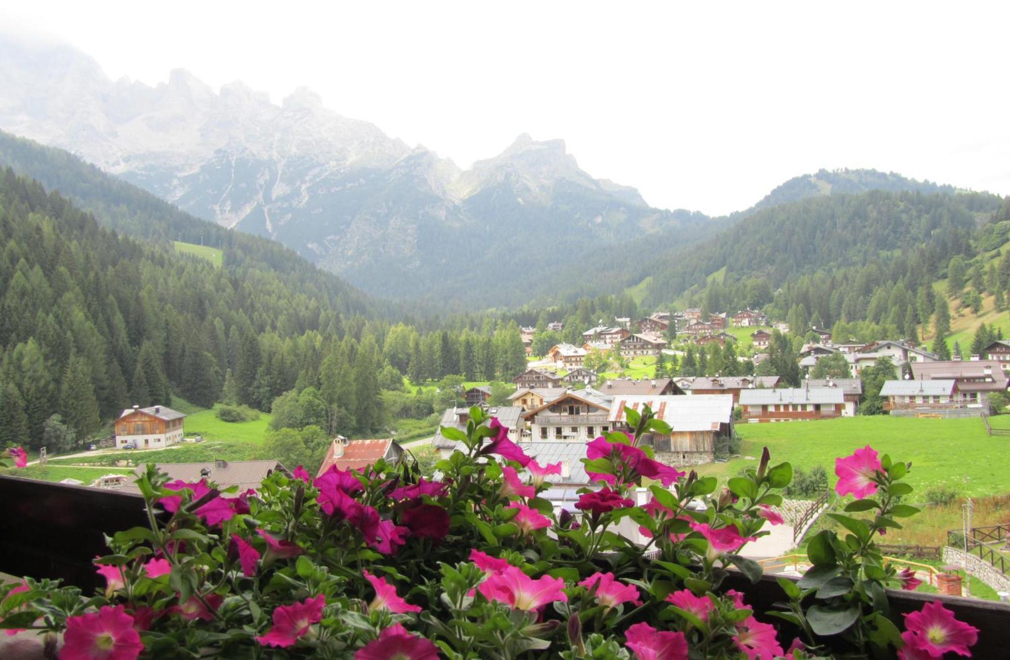 Hotel Corona Val di Zoldo Exterior photo