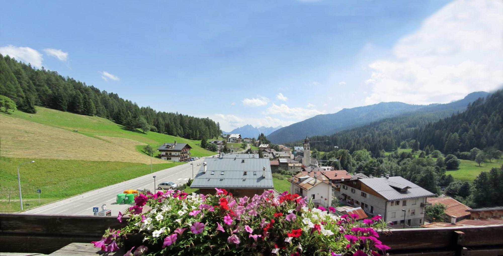 Hotel Corona Val di Zoldo Exterior photo